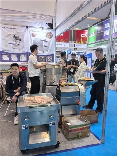 On The Second Day Of The Exhibition in Indonesia, A Steady Stream Of Customer...